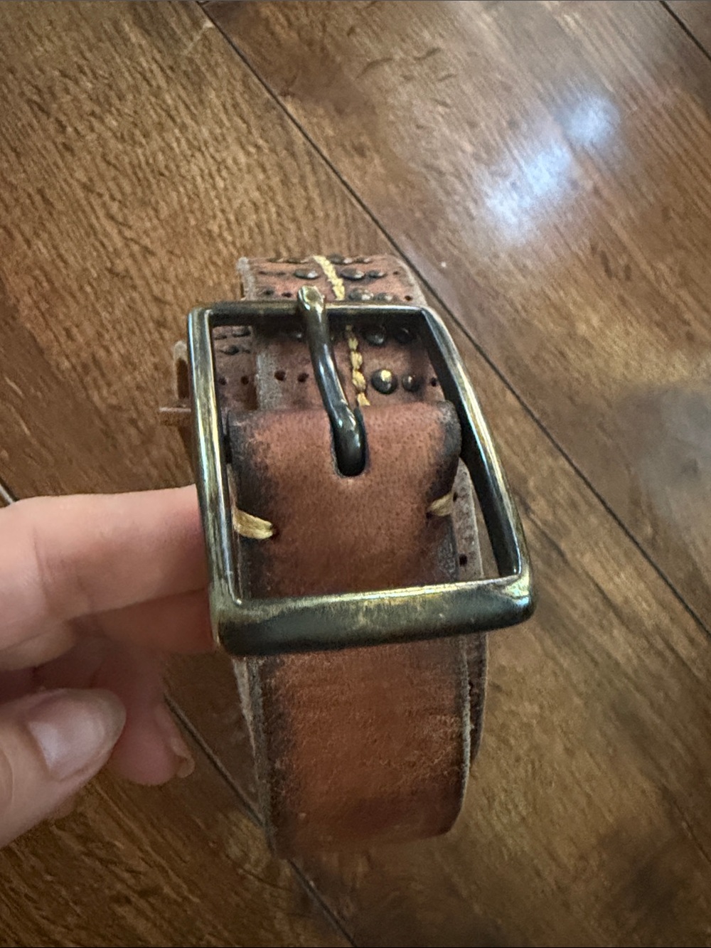 Vintage-Style Brown Leather Belt with Brass-Tone Buckle